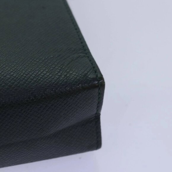 LOUIS VUITTON Taiga Pochette Voyage MM Clutch Bag Epicea LV Auth 75171 - Picture 13 of 16